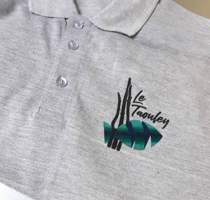 Création de textiles personnalisés pour un restaurant de Piquey au Cap-Ferret