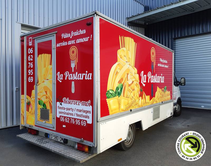 Habillage de foodtruck Pastaria près de Bordeaux