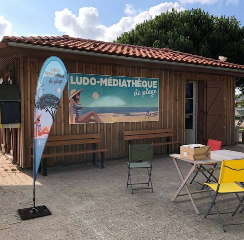 ferretSignalétique créée à partir de l'illustration personnalisée pour la ville d'Arès sur la presqu'ile du Cap-