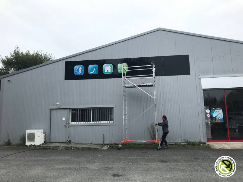 Mise en place le l'enseigne grand format sur Andernos-les-bains